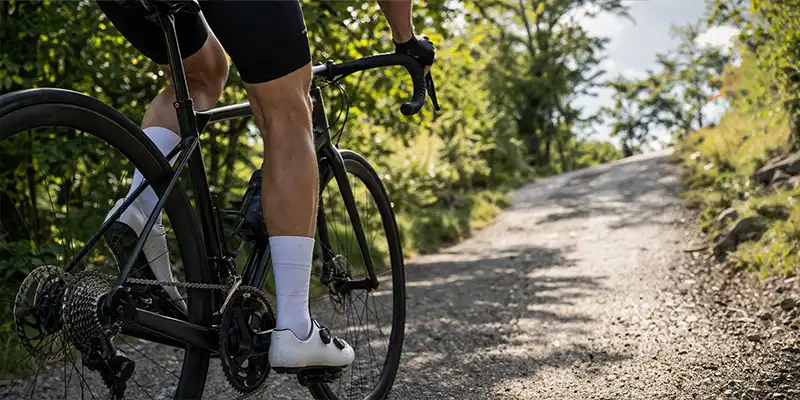 Krank og kassette i bevægelse på dansk landevej med jævn fart.