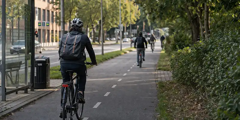 Bynær cykelsti omkring Viby med pendlercykler og mere jævn ruteprofil.